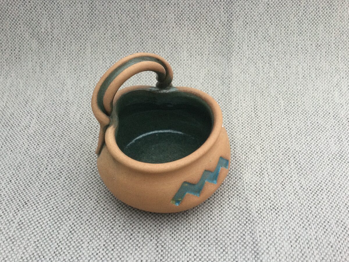   Keramikas trauks  ar osu