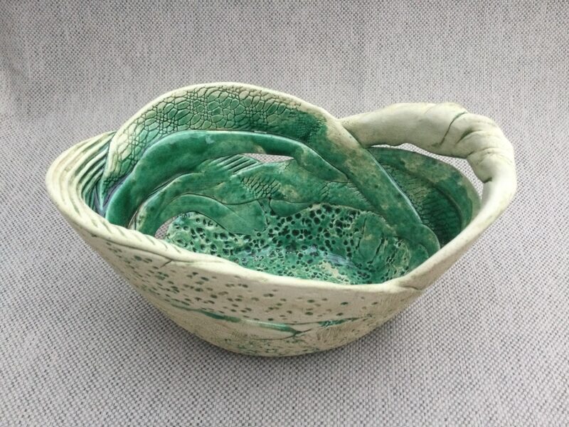   Keramikas trauks zaļš